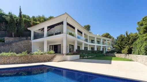 Contemporary style villa in second line of sea in Cala Fornels